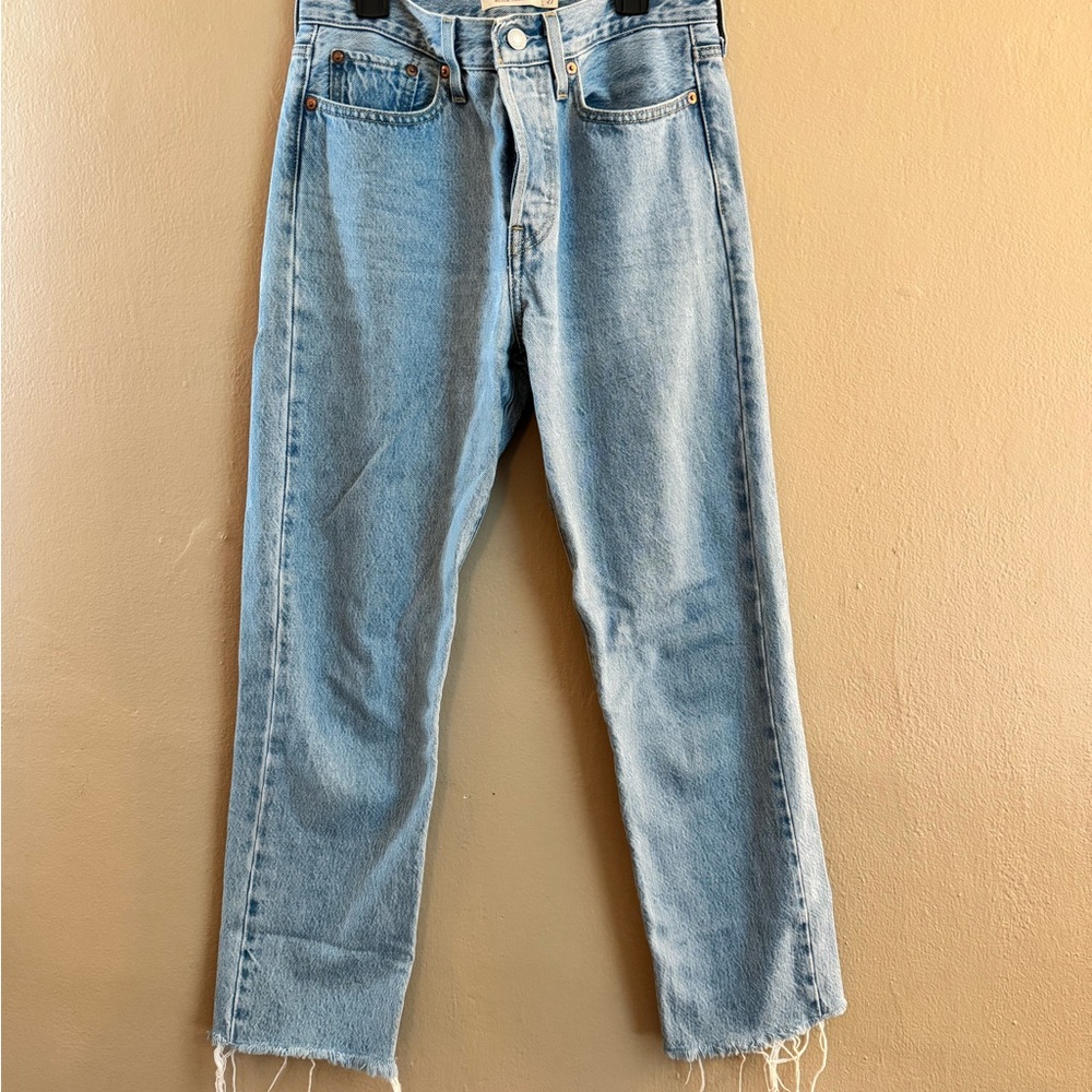 Levi’s Wedgie Straight Jeans - Light Wash